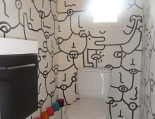 Aux toilettes!