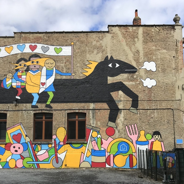Mise en peinture de la façade de la Maison des Parents à Tourcoing